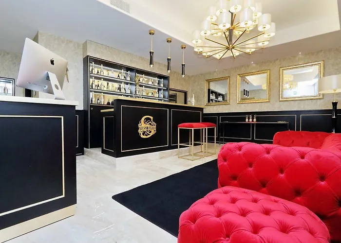 Spanish Diamond Luxury Suites & Jacuzzi
